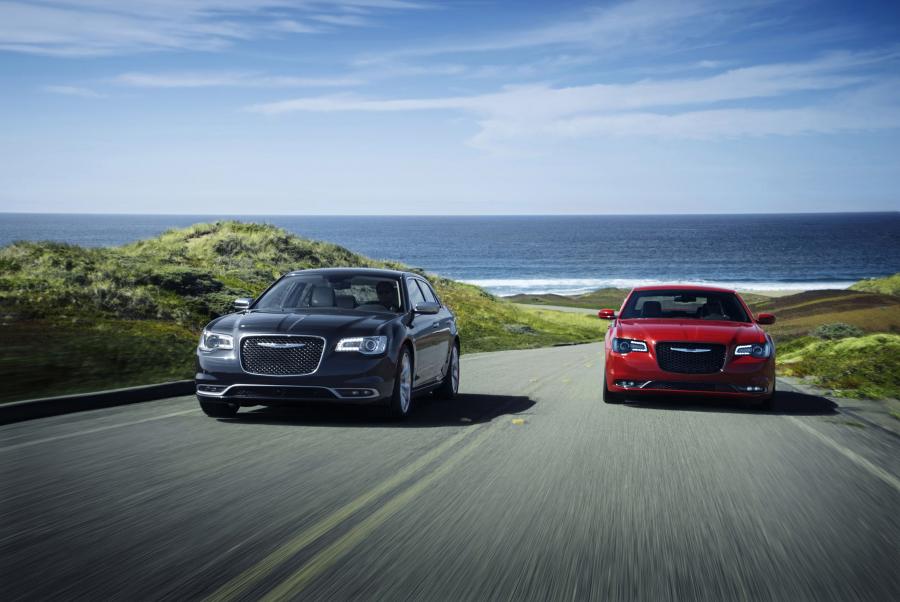  Chrysler 300C Platinum 2015 года  (фото 5 из 47)